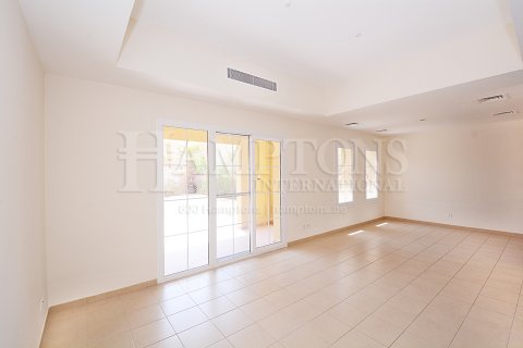 Radhus uthyres i Arabian Ranches 2, Dubai, UAE 2 sovrum, 175.49376700 kvm Nr. 690614 - fotografi 8