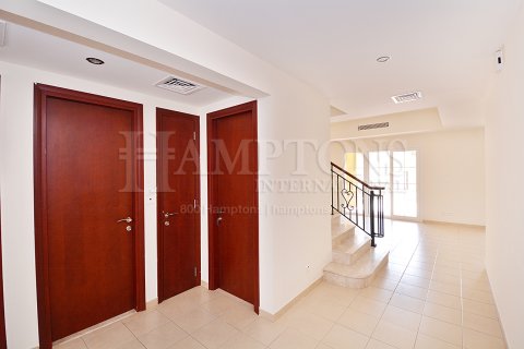 Radhus uthyres i Arabian Ranches 2, Dubai, UAE 2 sovrum, 175.49376700 kvm Nr. 690614 - fotografi 2