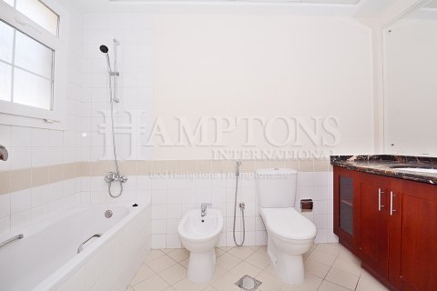 Radhus uthyres i Arabian Ranches 2, Dubai, UAE 2 sovrum, 175.49376700 kvm Nr. 690614 - fotografi 3