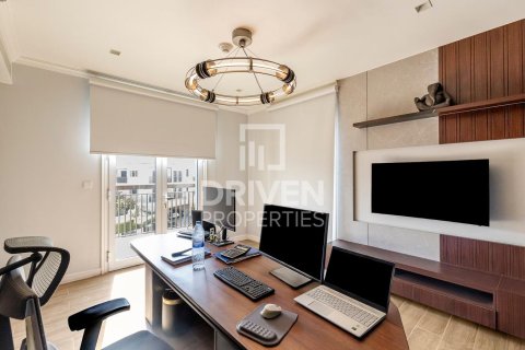 Townhouse til salg i Jumeirah, Dubai, UAE 4 soveværelser, 445.47 kvm № 742807 - foto 19