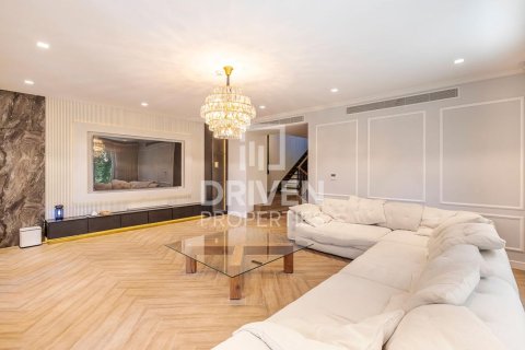 Townhouse til salg i Jumeirah, Dubai, UAE 4 soveværelser, 445.47 kvm № 742807 - foto 6