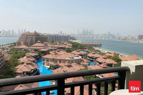 Apartment in Palm Jumeirah, Dubai, UAE 50.4 sq.m. № 578944 - photo 2