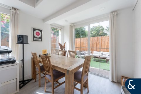 The Springs, Dubai, संयुक्त अरब अमीरात में विला, 2 बेडरूम, 167 वर्ग मीटर, संख्या 698037 - फ़ोटो 7