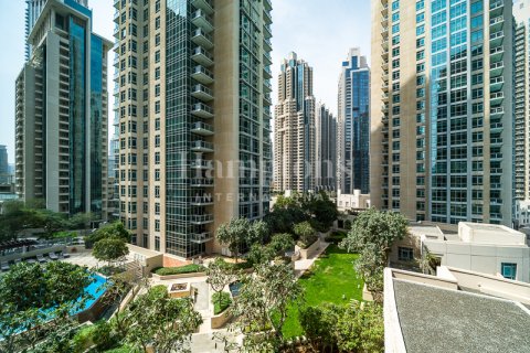 Снять в аренду квартиру в Даунтаун Дубай (Даунтаун Бурдж Дубай), ОАЭ 3 спальни, 183.66923100м2, № 583343 - фото 24