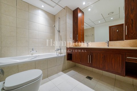 Снять в аренду квартиру в Даунтаун Дубай (Даунтаун Бурдж Дубай), ОАЭ 3 спальни, 183.66923100м2, № 583343 - фото 18