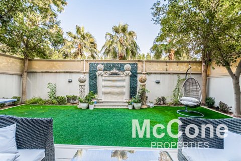 Vilë në DAMAC Hills (Akoya by DAMAC), Dubai, Emiratet e Bashkuara Arabe 3 dhoma gjumi, 341.88 m2. № 587112 - Foto 18