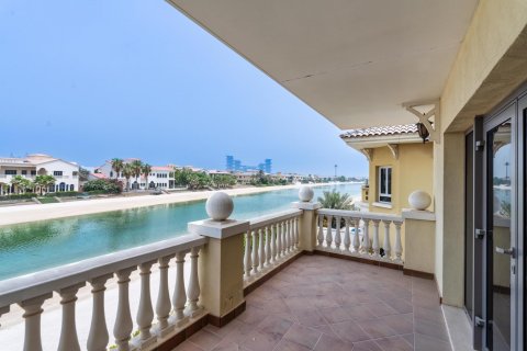 Vilë në Palm Jumeirah, Dubai, Emiratet e Bashkuara Arabe 5 dhoma gjumi, 621 m2. № 628603 - Foto 1
