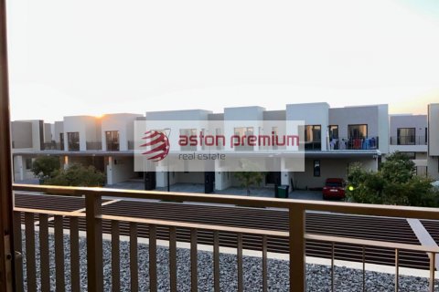 Villa te koop in Dubai, VAE 3 slaapkamers, 130.8 vr.m., nr 670240 - foto 13