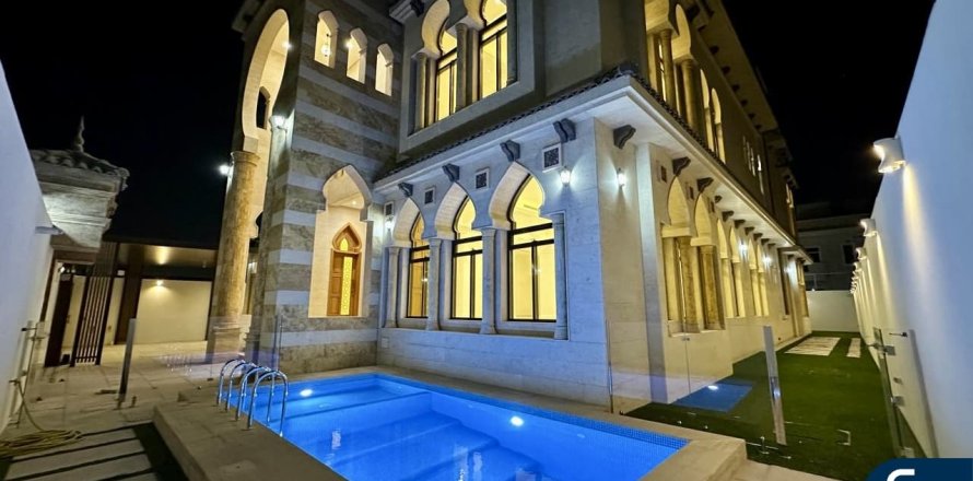 Willa w Al Quoz, Dubai, ZEA 7 sypialnie, 1115 mkw. nr 668352