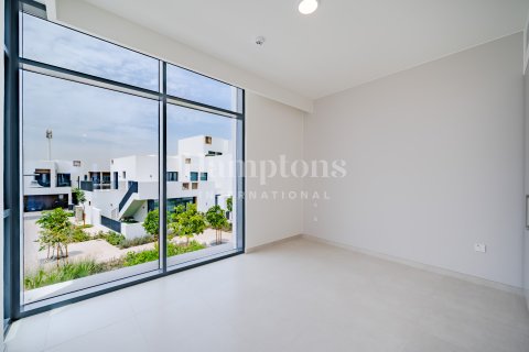 Villa in Arabian Ranches 3, Dubai, UAE 4 bedrooms, 221.57365500 sq.m. № 712639 - photo 4