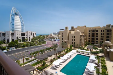 Apartament na sprzedaż w Umm Suqeim, Dubai, ZEA 4 sypialnie, 247 mkw., nr 657845 - zdjęcie 1