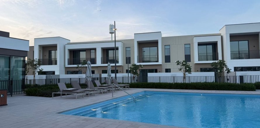 Adosado en Dubai, EAU 3 dormitorios, 145.3 m² № 703614
