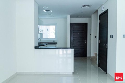 Dubai, BAE’de kiralık townhouse 3 yatak odası, 112.2 m² No 694254 - fotoğraf 2