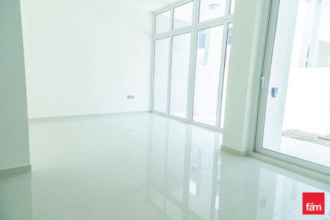 تاون هاوس للإيجار في دبي، الإمارات العربية المتحدة 3 غرفة نوم ، 112.2 متر مربع ، رقم 694254 - صورة 2