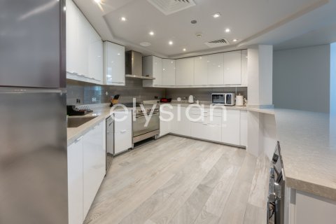 Apartament në Palm Jumeirah, Dubai, Emiratet e Bashkuara Arabe 3 dhoma gjumi, 203 m2. № 600263 - Foto 4