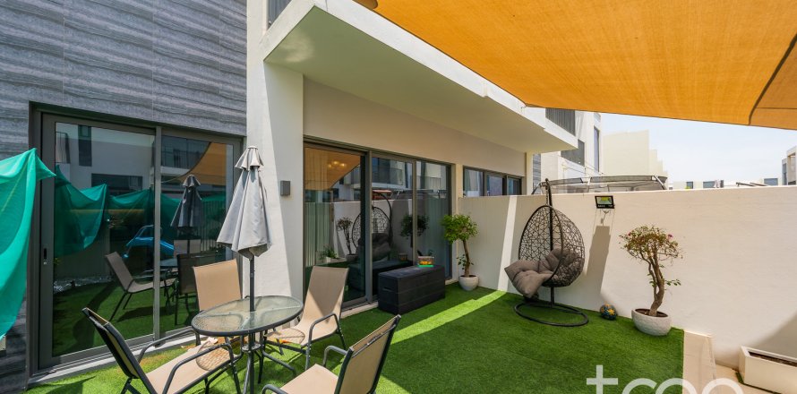 Rumah bandar di Arabian Ranches 3, Dubai, UAE 3 bilik tidur, 179.67 meter persegi № 733771