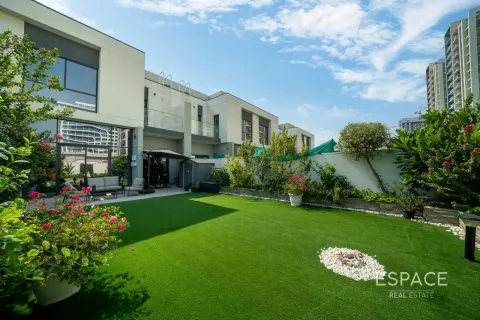 Villa à Al Furjan, Dubai, EAU: 3 chambres, 244 m2 № 737779