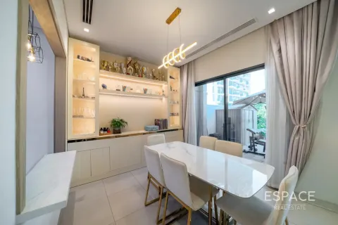 Villa til salgs i Al Furjan, Dubai, Emiratene 3 soverom, 244 kvm Nr. 737779 - Foto 2