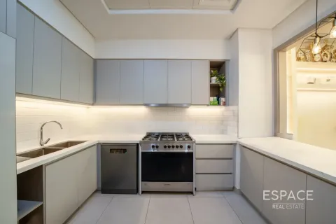 Villa til salgs i Al Furjan, Dubai, Emiratene 3 soverom, 244 kvm Nr. 737779 - Foto 8