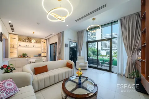Villa til salgs i Al Furjan, Dubai, Emiratene 3 soverom, 244 kvm Nr. 737779 - Foto 7