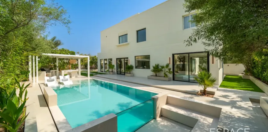 Villa à Meadows, Dubai, EAU: 5 chambres, 427 m2 № 737780