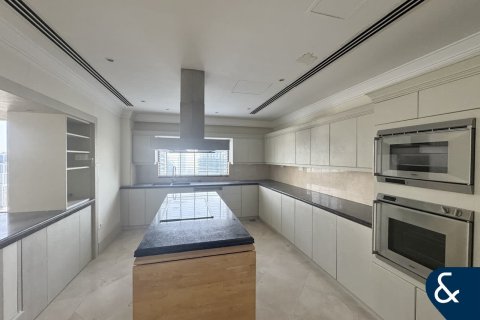 Зняти в оренду пентхаус в Джумейра Бич Резиденс, Дубай, ОАЕ 4 спальні, 586м2, № 688760 - фото 10