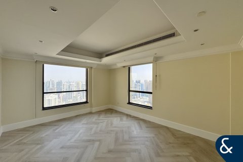 Зняти в оренду пентхаус в Джумейра Бич Резиденс, Дубай, ОАЕ 4 спальні, 586м2, № 688760 - фото 14