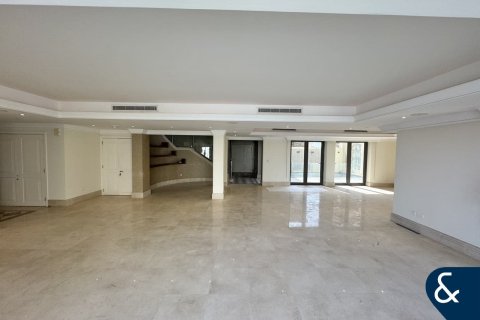 Зняти в оренду пентхаус в Джумейра Бич Резиденс, Дубай, ОАЕ 4 спальні, 586м2, № 688760 - фото 2