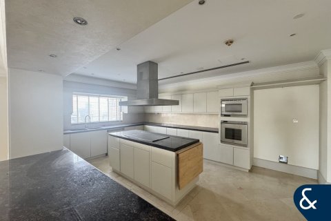 Зняти в оренду пентхаус в Джумейра Бич Резиденс, Дубай, ОАЕ 4 спальні, 586м2, № 688760 - фото 8