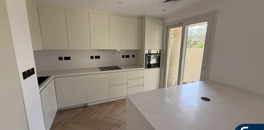 Villa i The Springs, Dubai, UAE 3 soveværelser, 172 kvm № 688751