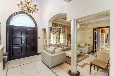 Vila u gradu Palm Jumeirah, Dubai, UAE 4 spavaće sobe, 470 m2 Br. 653172 - Slika 4