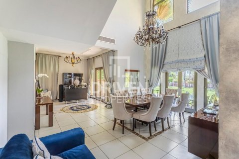 Vila u gradu Palm Jumeirah, Dubai, UAE 4 spavaće sobe, 470 m2 Br. 653172 - Slika 12