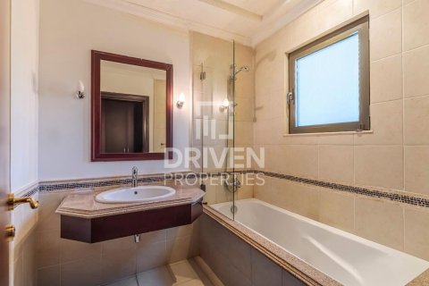 Vila u gradu Palm Jumeirah, Dubai, UAE 4 spavaće sobe, 470 m2 Br. 653172 - Slika 23