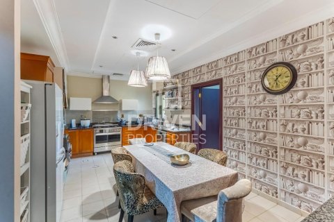 Vila u gradu Palm Jumeirah, Dubai, UAE 4 spavaće sobe, 470 m2 Br. 653172 - Slika 13
