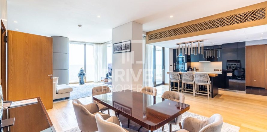 Apartament în Jumeirah, Dubai, EAU 3 dormitoare, 244.33 mp.  №767026