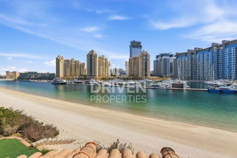 Vilë në Palm Jumeirah, Dubai, Emiratet e Bashkuara Arabe 6 dhoma gjumi, 1245.37 m2. № 767030 - Foto 23