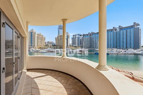 Vilë në Palm Jumeirah, Dubai, Emiratet e Bashkuara Arabe 6 dhoma gjumi, 1245.37 m2. № 767030 - Foto 22