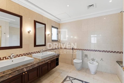 Vilë në Palm Jumeirah, Dubai, Emiratet e Bashkuara Arabe 6 dhoma gjumi, 1245.37 m2. № 767030 - Foto 19