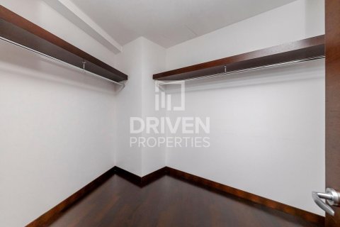 Купить квартиру в Даунтаун Дубай (Даунтаун Бурдж Дубай), ОАЭ 2 спальни, 152м2, № 654318 - фото 12