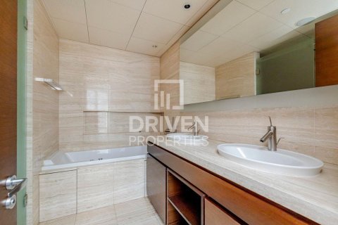 Купить квартиру в Даунтаун Дубай (Даунтаун Бурдж Дубай), ОАЭ 2 спальни, 152м2, № 654318 - фото 6