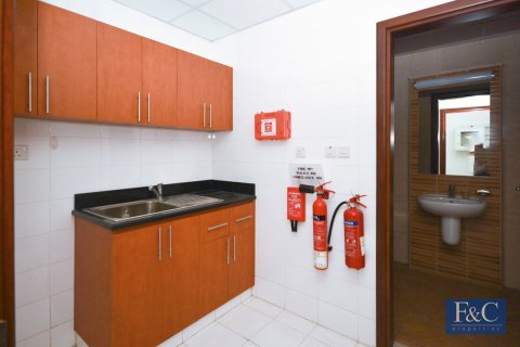 Zyrë në Jumeirah Lake Towers, Dubai, Emiratet e Bashkuara Arabe 104 m2. № 704810 - Foto 12