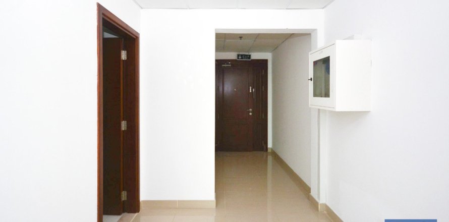 Zyrë në Jumeirah Lake Towers, Dubai, Emiratet e Bashkuara Arabe 104 m2. № 704810