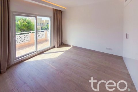 Vila v Meadows, Dubai, SAE 6 spální, 605.91 m2 č. 733430 - Fotografia 15