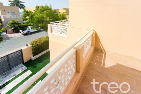 Vila v Meadows, Dubai, SAE 6 spální, 605.91 m2 č. 733430 - Fotografia 14