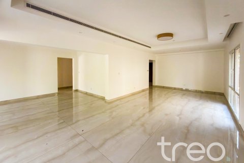 Vila v Meadows, Dubai, SAE 6 spální, 605.91 m2 č. 733430 - Fotografia 12