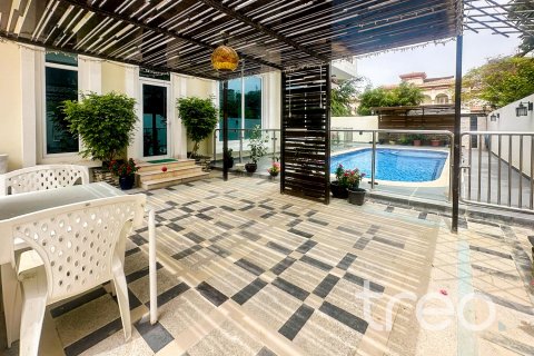 Vilë në The Villa, Dubai, Emiratet e Bashkuara Arabe 7 dhoma gjumi, 641.03 m2. № 733433 - Foto 4