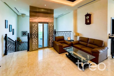 Vilë në The Villa, Dubai, Emiratet e Bashkuara Arabe 7 dhoma gjumi, 641.03 m2. № 733433 - Foto 7