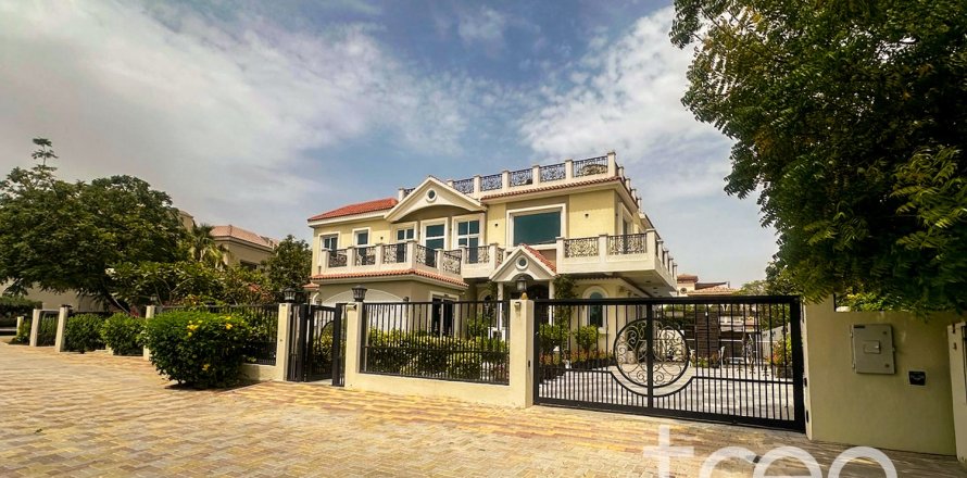 Vilë në The Villa, Dubai, Emiratet e Bashkuara Arabe 7 dhoma gjumi, 641.03 m2. № 733433
