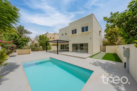 Villa en Meadows, Dubai, EAU 5 dormitorios, 50.17 m² № 733432