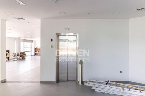 Warehouse in Jebel Ali, Dubai, UAE 8588.89 sq.m. № 747070 - photo 5